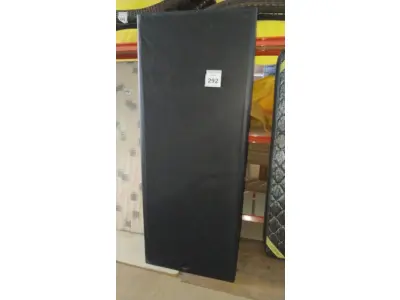 LOTE 292 - 02 BASES DE CAMA COURINO PRETO 1,98CM X 1,58CM (NO ESTADO EM QUE SE ENCONTRA. SUJEITO A AVARIAS OCULTAS/VISÍVEIS.)