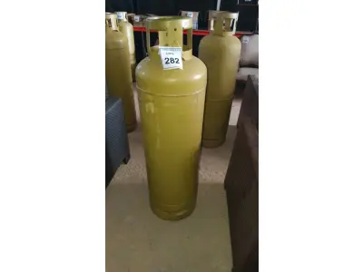 LOTE 282 - 01 BOTIJÃO DE GÁS VAZIO P45. (NO ESTADO EM QUE SE ENCONTRA. SUJEITO A AVARIAS OCULTAS/VISÍVEIS.)