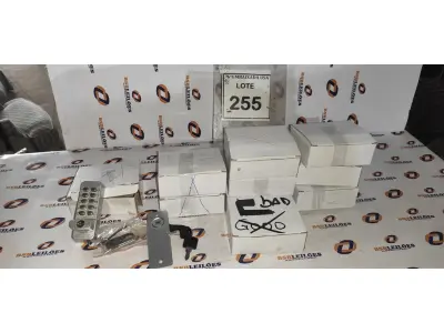 LOTE 255 - 10 CAIXAS COM FECHADURAS. (NO ESTADO EM QUE SE ENCONTRA. SUJEITO A AVARIAS OCULTAS/VISÍVEIS.)