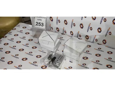 LOTE 253 - 07 CAIXAS COM FECHADURAS. (NO ESTADO EM QUE SE ENCONTRA. SUJEITO A AVARIAS OCULTAS/VISÍVEIS.)