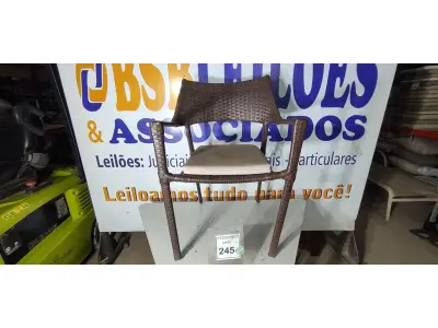 LOTE 245 - 01 CADEIRA DE JARDIM. (NO ESTADO EM QUE SE ENCONTRA. SUJEITO A AVARIAS OCULTAS/VISÍVEIS.) BH1588L