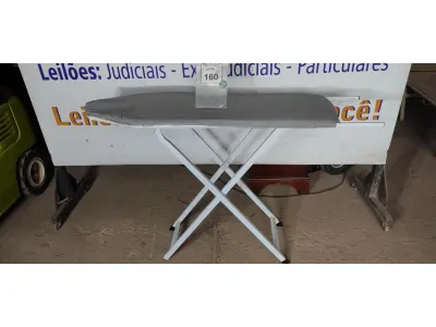 LOTE 160 - 01 TÁBUA DE PASSAR ROUPAS. (NO ESTADO EM QUE SE ENCONTRA. SUJEITO A AVARIAS OCULTAS/VISÍVEIS.)