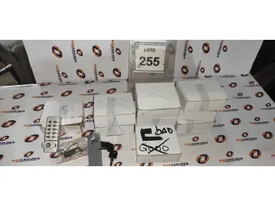 LOTE 255 - 10 CAIXAS COM FECHADURAS. (NO ESTADO EM QUE SE ENCONTRA. SUJEITO A AVARIAS OCULTAS/VISÍVEIS.)