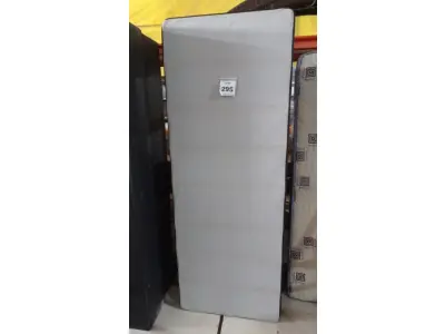 LOTE 295 - 01 BASE DE COLCHÃO SOLTEIRO. (NO ESTADO EM QUE SE ENCONTRA. SUJEITO A AVARIAS OCULTAS/VISÍVEIS.)