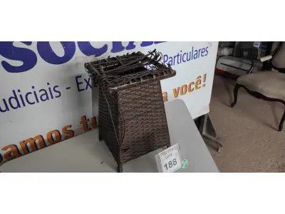 LOTE 188 - 01 MESA DE CANTO DE JARDIM. (NO ESTADO EM QUE SE ENCONTRA. SUJEITO A AVARIAS OCULTAS/VISÍVEIS.) BH1580J