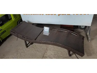 LOTE 165 - 01 ESPREGUIÇADEIRA. (NO ESTADO EM QUE SE ENCONTRA. SUJEITO A AVARIAS OCULTAS/VISÍVEIS.) BH1584D