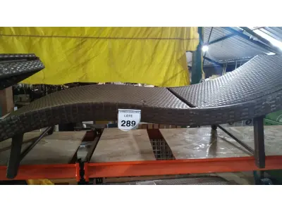 LOTE 289 - 01 ESPREGUIÇADEIRA. (NO ESTADO EM QUE SE ENCONTRA. SUJEITO A AVARIAS OCULTAS/VISÍVEIS.) BH1638B