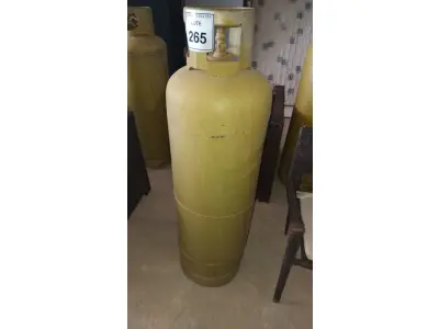 LOTE 265 - 01 BOTIJÃO DE GÁS VAZIO P45. (NO ESTADO EM QUE SE ENCONTRA. SUJEITO A AVARIAS OCULTAS/VISÍVEIS.)