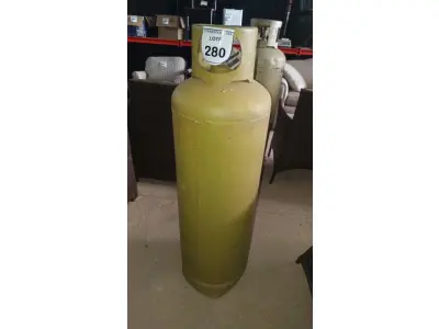 LOTE 280 - 01 BOTIJÃO DE GÁS VAZIO P45. (NO ESTADO EM QUE SE ENCONTRA. SUJEITO A AVARIAS OCULTAS/VISÍVEIS.)