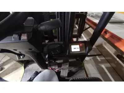 LOTE 373 - 01 EMPILHADEIRA CLARK GENEX POWER GEX 16 ELETRICA COM CARREGADOR. (NO ESTADO EM QUE SE ENCONTRA. SUJEITO A AVARIAS OCULTAS/VISÍVEIS.)