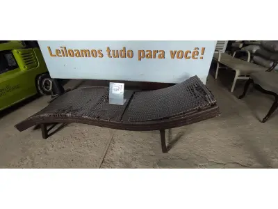 LOTE 161 - 01 ESPREGUIÇADEIRA. (NO ESTADO EM QUE SE ENCONTRA. SUJEITO A AVARIAS OCULTAS/VISÍVEIS.) BH1638D