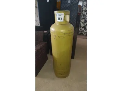 LOTE 261 - 01 BOTIJÃO DE GÁS VAZIO P45. (NO ESTADO EM QUE SE ENCONTRA. SUJEITO A AVARIAS OCULTAS/VISÍVEIS.)