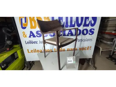 LOTE 245 - 01 CADEIRA DE JARDIM. (NO ESTADO EM QUE SE ENCONTRA. SUJEITO A AVARIAS OCULTAS/VISÍVEIS.) BH1588L