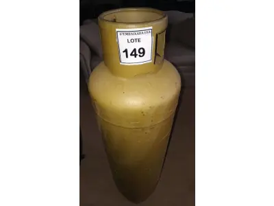 LOTE 149 - 01 BOTIJÃO DE GÁS VAZIO P45. (NO ESTADO EM QUE SE ENCONTRA. SUJEITO A AVARIAS OCULTAS/VISÍVEIS.)