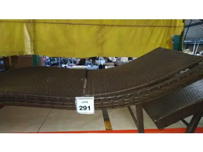 LOTE 291 - 01 ESPREGUIÇADEIRA. (NO ESTADO EM QUE SE ENCONTRA. SUJEITO A AVARIAS OCULTAS/VISÍVEIS.) BH1656B