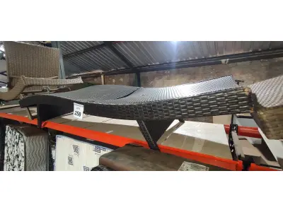 LOTE 258 - 01 ESPREGUIÇADEIRA. (NO ESTADO EM QUE SE ENCONTRA. SUJEITO A AVARIAS OCULTAS/VISÍVEIS.) BH1680H