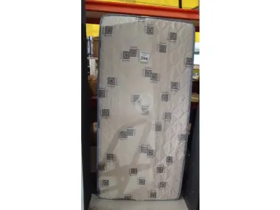 LOTE 294 - 01 COLCHÃO SOLTEIRO 1,88CM X 0,88CM. (NO ESTADO EM QUE SE ENCONTRA. SUJEITO A AVARIAS OCULTAS/VISÍVEIS.) BJ6995V