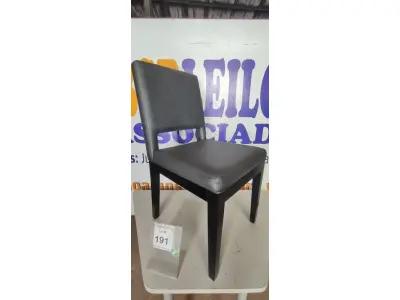 LOTE 191 - 01 CADEIRA DE JANTAR. (NO ESTADO EM QUE SE ENCONTRA. SUJEITO A AVARIAS OCULTAS/VISÍVEIS.) BF8630F