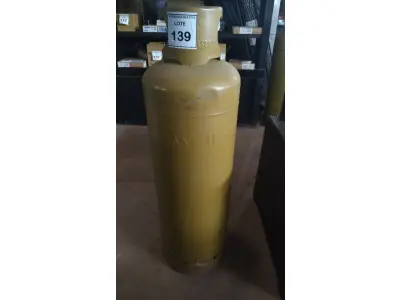 LOTE 139 - 01 BOTIJÃO DE GÁS VAZIO P45. (NO ESTADO EM QUE SE ENCONTRA. SUJEITO A AVARIAS OCULTAS/VISÍVEIS.)