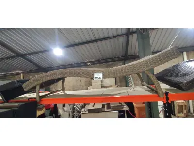 LOTE 254 - 01 ESPREGUIÇADEIRA. (NO ESTADO EM QUE SE ENCONTRA. SUJEITO A AVARIAS OCULTAS/VISÍVEIS.) BJ7401E