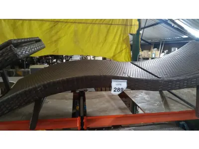 LOTE 289 - 01 ESPREGUIÇADEIRA. (NO ESTADO EM QUE SE ENCONTRA. SUJEITO A AVARIAS OCULTAS/VISÍVEIS.) BH1638B