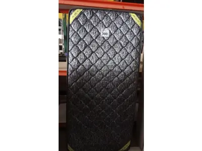 LOTE 300 - 01 COLCHÃO SOLTEIRO 1,88CM X 0,88CM. (NO ESTADO EM QUE SE ENCONTRA. SUJEITO A AVARIAS OCULTAS/VISÍVEIS.) BJ7217J