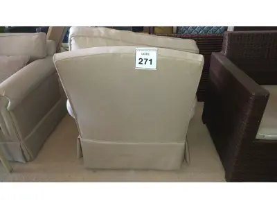 LOTE 271 - 01 POLTRONA. (NO ESTADO EM QUE SE ENCONTRA. SUJEITO A AVARIAS OCULTAS/VISÍVEIS.) BF8523A