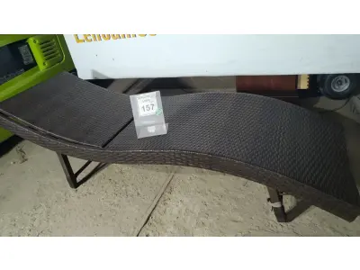 LOTE 157 - 01 ESPREGUIÇADEIRA. (NO ESTADO EM QUE SE ENCONTRA. SUJEITO A AVARIAS OCULTAS/VISÍVEIS.) BH1584J