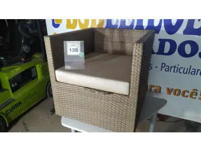LOTE 138 - 01 POLTRONA DE JARDIM. (NO ESTADO EM QUE SE ENCONTRA. SUJEITO A AVARIAS OCULTAS/VISÍVEIS.) BH1517H
