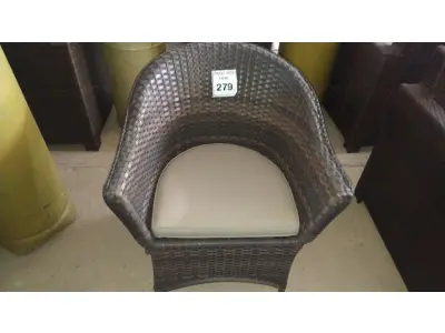 LOTE 279 - 01 CADEIRA DE JARDIM. (NO ESTADO EM QUE SE ENCONTRA. SUJEITO A AVARIAS OCULTAS/VISÍVEIS.) BF8489E