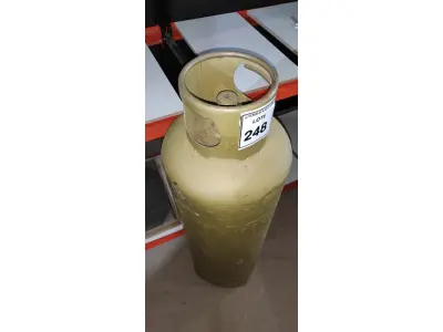 LOTE 248 - 01 BOTIJÃO DE GÁS VAZIO P45. (NO ESTADO EM QUE SE ENCONTRA. SUJEITO A AVARIAS OCULTAS/VISÍVEIS.)