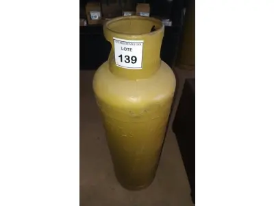 LOTE 139 - 01 BOTIJÃO DE GÁS VAZIO P45. (NO ESTADO EM QUE SE ENCONTRA. SUJEITO A AVARIAS OCULTAS/VISÍVEIS.)