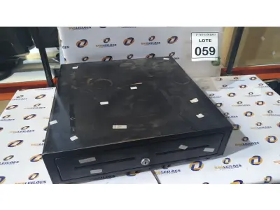 LOTE 059 - 01 GAVETA DE DINHEIRO. (NO ESTADO) ATENÇÃO! FAZER A VISITAÇÃO ANTES DE ARREMATAR, NÃO SABEMOS SE FUNCIONA, LEILÃO NÃO TEM GARANTIA E NEM DEVOLUÇÃO, SUJEITO A POSSÍVEIS AVARIAS VISÍVEIS/OCULTAS E/OU AUSÊNCIA DE COMPONENTES.