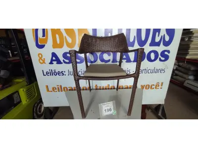 LOTE 196 - 01 CADEIRA DE JARDIM. (NO ESTADO EM QUE SE ENCONTRA. SUJEITO A AVARIAS OCULTAS/VISÍVEIS.) BH1588G