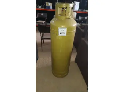 LOTE 282 - 01 BOTIJÃO DE GÁS VAZIO P45. (NO ESTADO EM QUE SE ENCONTRA. SUJEITO A AVARIAS OCULTAS/VISÍVEIS.)
