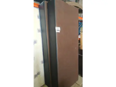 LOTE 259 - 02 BASES DE CAMA DE CASAL COURINO PRETO E MARROM 1,98CM X 1,58CM. (NO ESTADO EM QUE SE ENCONTRA. SUJEITO A AVARIAS OCULTAS/VISÍVEIS.)