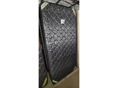 LOTE 172 - 01 COLCHÃO SOLTEIRO COM BASE 1,88CM X  0,88CM. (NO ESTADO EM QUE SE ENCONTRA. SUJEITO A AVARIAS OCULTAS/VISÍVEIS.) AU2194S