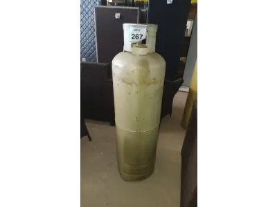 LOTE 267 - 01 BOTIJÃO DE GÁS VAZIO P45. (NO ESTADO EM QUE SE ENCONTRA. SUJEITO A AVARIAS OCULTAS/VISÍVEIS.)