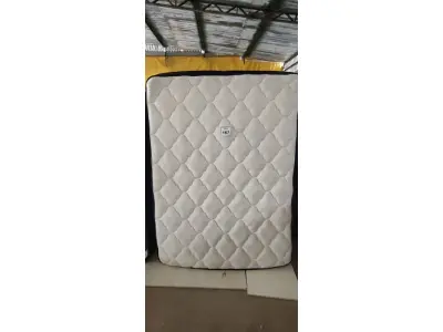 LOTE 167 - 01 COLCHÃO DE CASAL COM BASE . (NO ESTADO EM QUE SE ENCONTRA. SUJEITO A AVARIAS OCULTAS/VISÍVEIS.) AU1887B