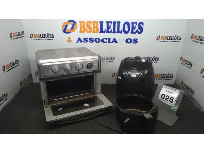 LOTE 025 - 01 FORNO ELÉTRICO MARCA WARING E 01 AIR FRYER. (NO ESTADO) ATENÇÃO! FAZER A VISITAÇÃO ANTES DE ARREMATAR, NÃO SABEMOS SE FUNCIONA, LEILÃO NÃO TEM GARANTIA E NEM DEVOLUÇÃO, SUJEITO A POSSÍVEIS AVARIAS VISÍVEIS/OCULTAS E/OU AUSÊNCIA DE COMPONENTES.