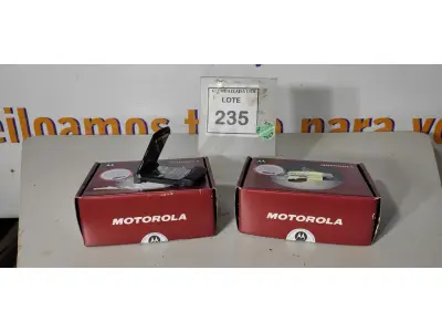 LOTE 235 - 02 MOTOROLA RAZR V3 BLACK. (NO ESTADO EM QUE SE ENCONTRA. SUJEITO A AVARIAS OCULTAS/VISÍVEIS.) DS4NGWKB88, DS4NGWKG5X