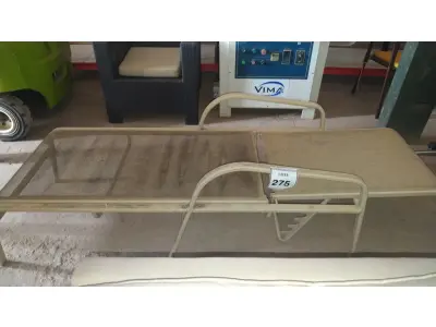 LOTE 275 - 01 ESPREGUIÇADEIRA. (NO ESTADO EM QUE SE ENCONTRA. SUJEITO A AVARIAS OCULTAS/VISÍVEIS.) BF8580X