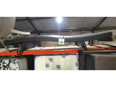 LOTE 258 - 01 ESPREGUIÇADEIRA. (NO ESTADO EM QUE SE ENCONTRA. SUJEITO A AVARIAS OCULTAS/VISÍVEIS.) BH1680H