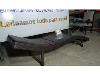 LOTE 157 - 01 ESPREGUIÇADEIRA. (NO ESTADO EM QUE SE ENCONTRA. SUJEITO A AVARIAS OCULTAS/VISÍVEIS.) BH1584J