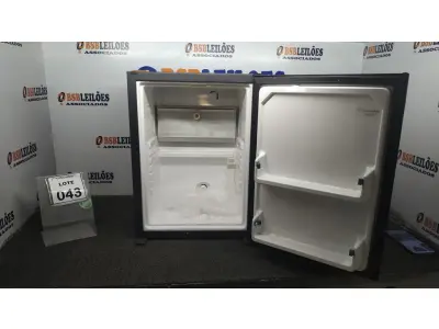 01 FRIGOBAR 220V MARCA ELECTROLUX. (NO ESTADO) ATENÇÃO! FAZER A VISITAÇÃO ANTES DE ARREMATAR, NÃO SABEMOS SE FUNCIONA, LEILÃO NÃO TEM GARANTIA E NEM DEVOLUÇÃO, SUJEITO A POSSÍVEIS AVARIAS VISÍVEIS/OCULTAS E/OU AUSÊNCIA DE COMPONENTES.