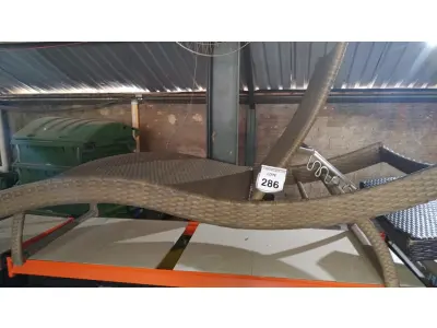 LOTE 286 - 01 ESPREGUIÇADEIRA. (NO ESTADO EM QUE SE ENCONTRA. SUJEITO A AVARIAS OCULTAS/VISÍVEIS.) BH1525P