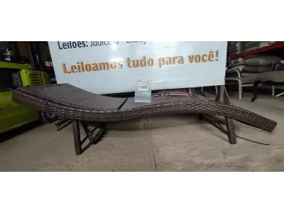 LOTE 165 - 01 ESPREGUIÇADEIRA. (NO ESTADO EM QUE SE ENCONTRA. SUJEITO A AVARIAS OCULTAS/VISÍVEIS.) BH1584D