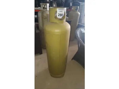 LOTE 280 - 01 BOTIJÃO DE GÁS VAZIO P45. (NO ESTADO EM QUE SE ENCONTRA. SUJEITO A AVARIAS OCULTAS/VISÍVEIS.)