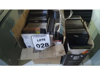 LOTE 028 - 01 LOTE COM GRANDE QUANTIDADE DE CD E DVD. (NO ESTADO) ATENÇÃO! FAZER A VISITAÇÃO ANTES DE ARREMATAR, NÃO SABEMOS SE FUNCIONA, LEILÃO NÃO TEM GARANTIA E NEM DEVOLUÇÃO, SUJEITO A POSSÍVEIS AVARIAS VISÍVEIS/OCULTAS E/OU AUSÊNCIA DE COMPONENTES.