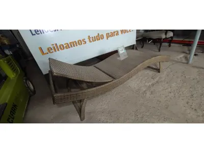 LOTE 159 - 01 ESPREGUIÇADEIRA. (NO ESTADO EM QUE SE ENCONTRA. SUJEITO A AVARIAS OCULTAS/VISÍVEIS.) BH1525V